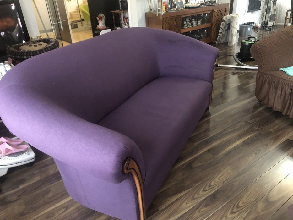 2 canapele folosite, una reconditionata, cealalta cu defect la sezut