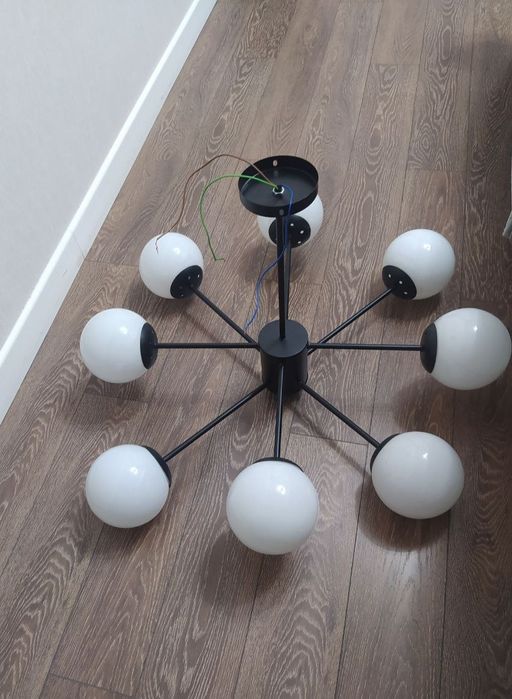 Люстра 8 плафлнов