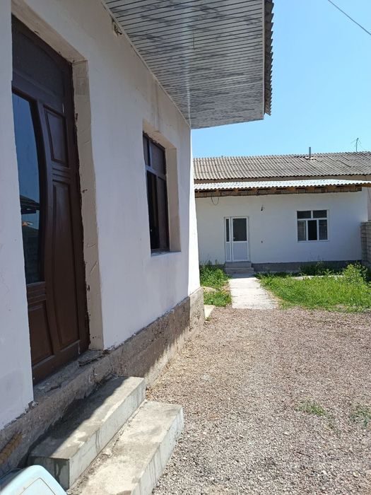 Xovli sotiladi sentr joyda