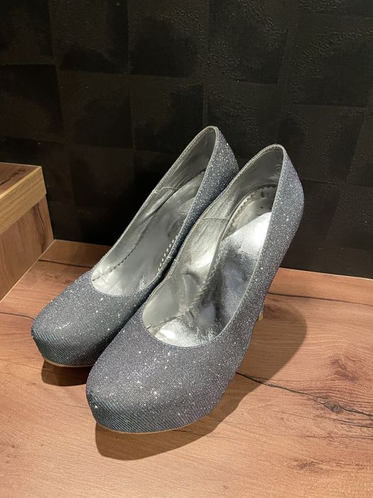 Официални обувки