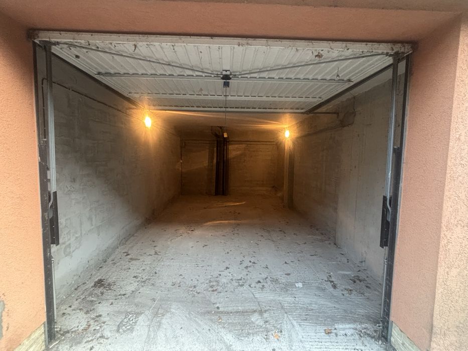 Дава се под наем Гараж / Паркомясто в Шумен, Математическа гимназия - 9999 кв.м за 76.5 € - Снимка #1