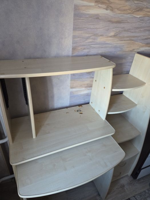 Отдам бесплатно стол