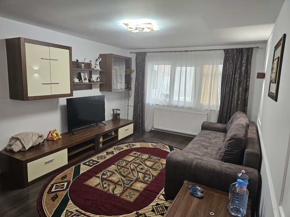 Vând apartament Tudor Vladimirescu cu loc de parcare