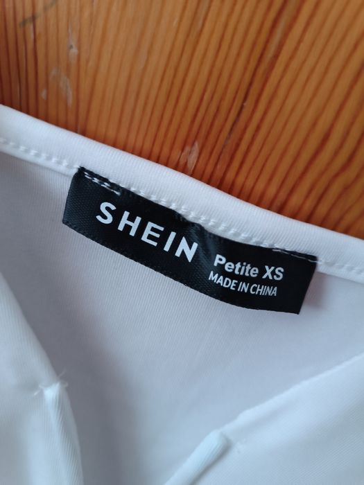 Дамски блузи с дълъг ръкав и дамски потници боди