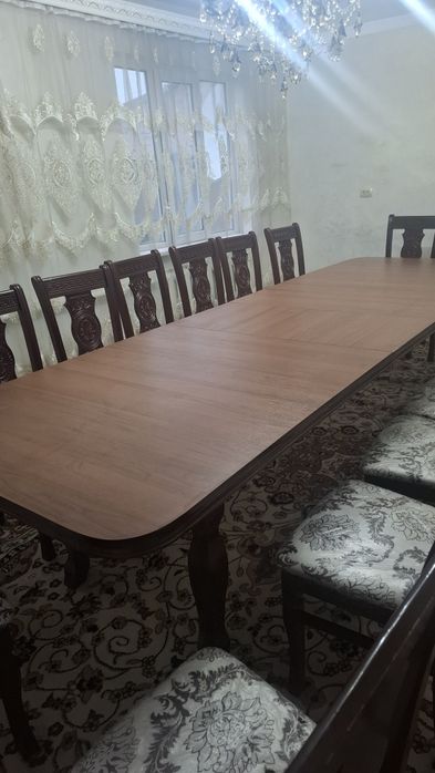 Стол со стульями