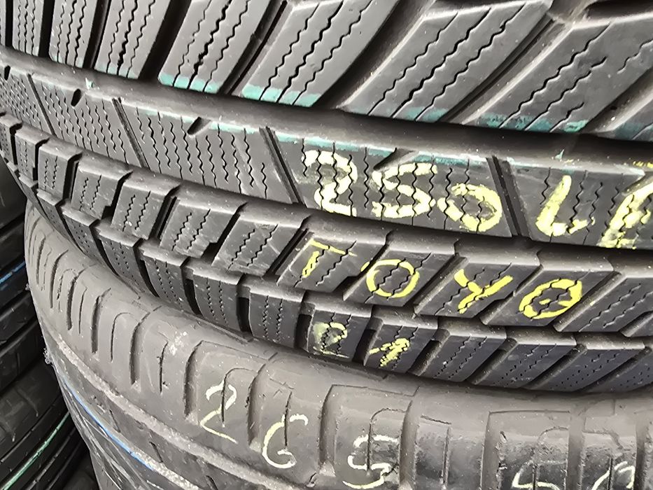 235 55 20 toyo m+s o buc