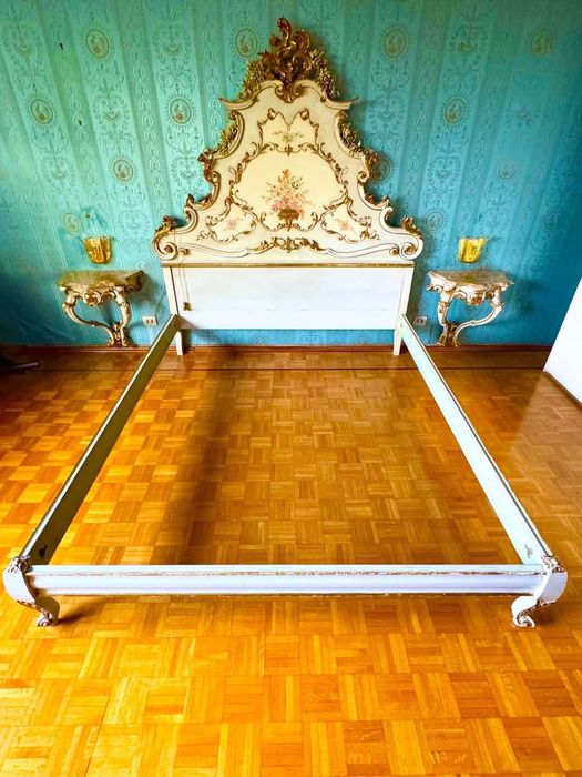 Dormitor Venețian Baroc  Piesă de colecție, lucrată  manual în Italia   Un dormitor venețian superb, complet realizat manual de maeștri italieni