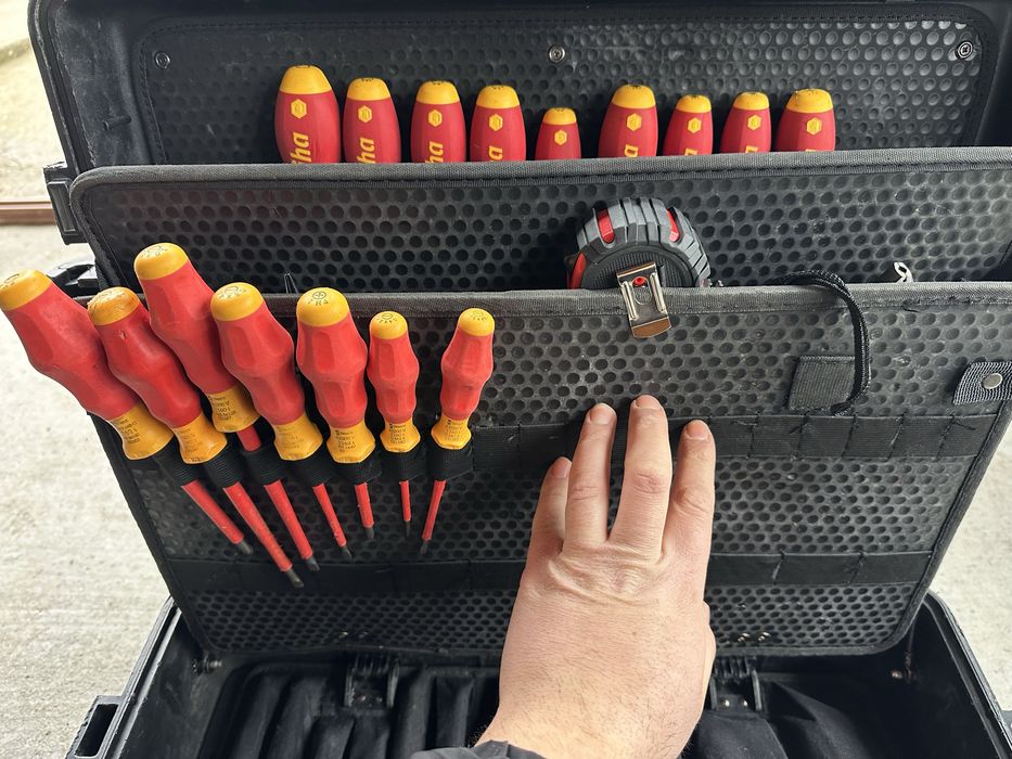 Knipex Robust 45 куфар с инструменти