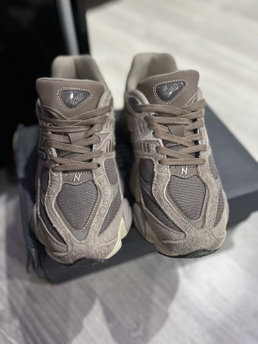 New Balance 9060 Mushroom