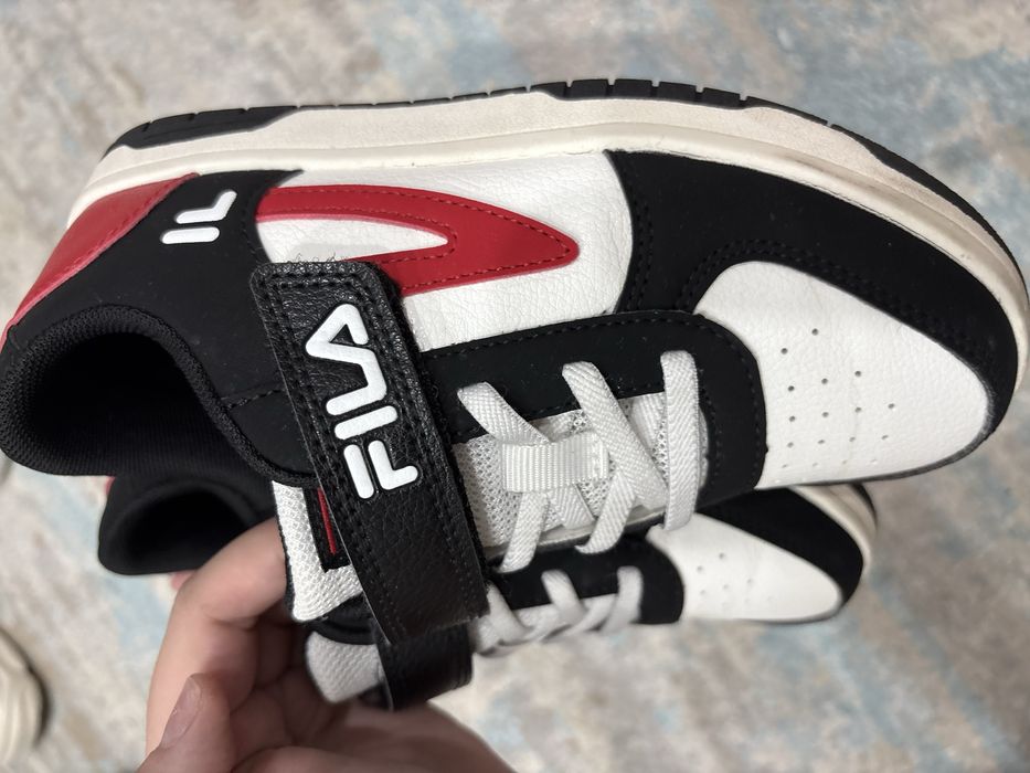 кожанные кроссовки FILA