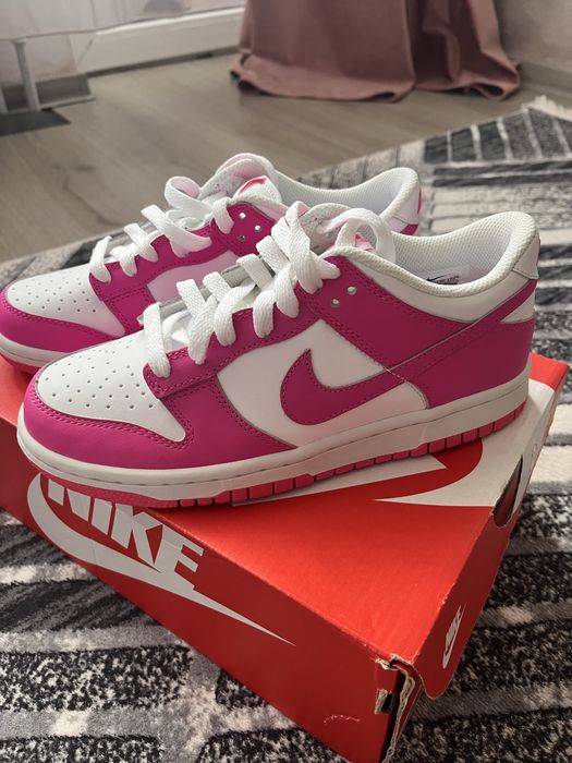 Nike Dunk Pink.
