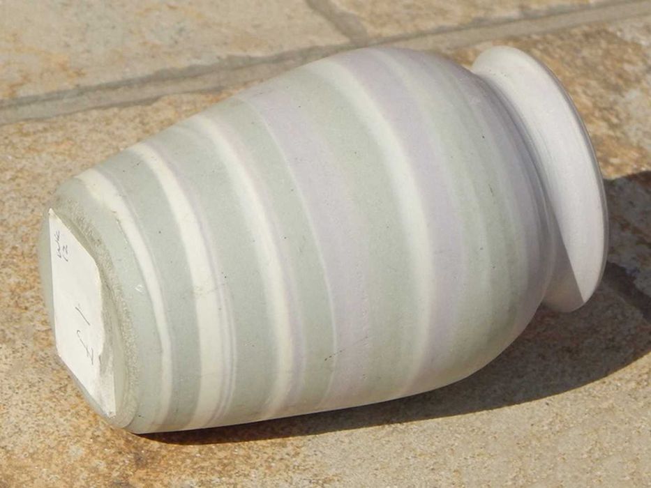 Vaza de lut artizanala inaltime 9 cm