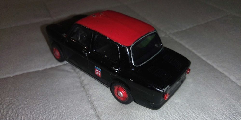 Метални колички AmerCOM 1:43