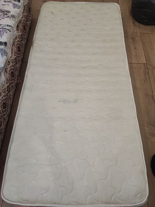 Продам матрац в нормальном состоянии