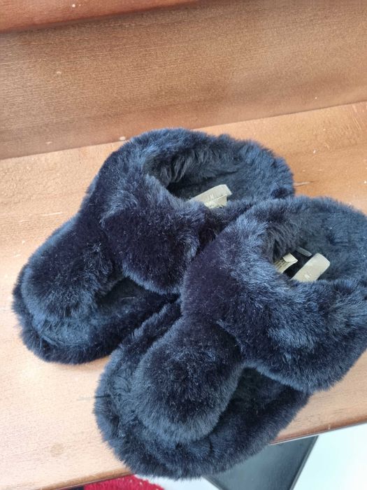 Papuci de casa pufosi