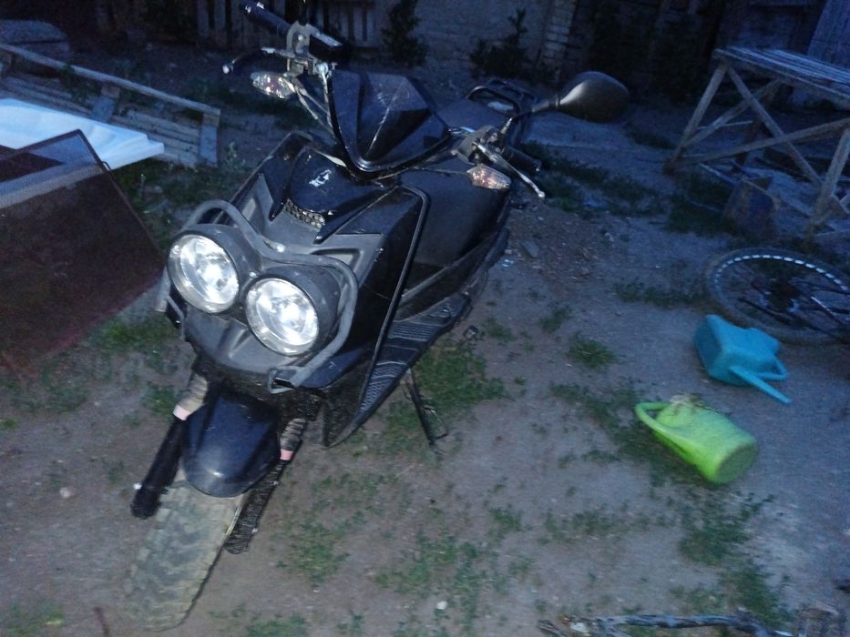 Продам скутер 150куб 300к есть торг