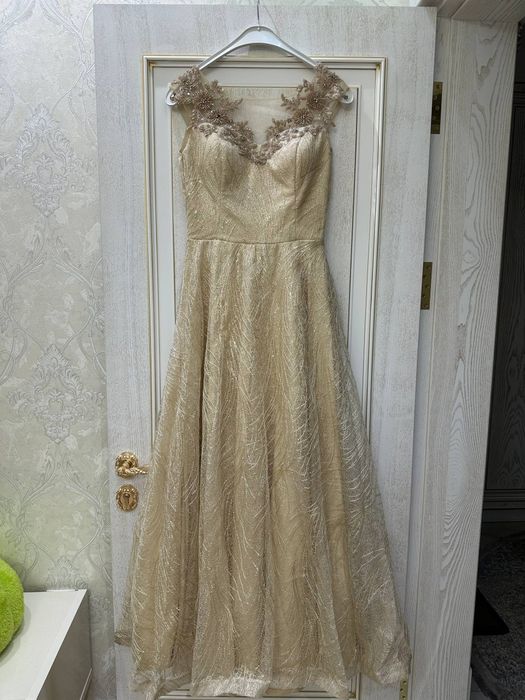 Вечернее платье. Б/у в отличном состоянии