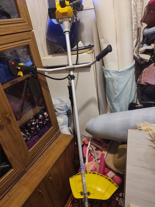 Триммер бензиновый