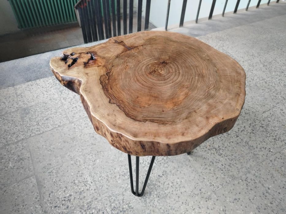 Маси от орех ,закачалка,нощна лампа и други произведения от дърво