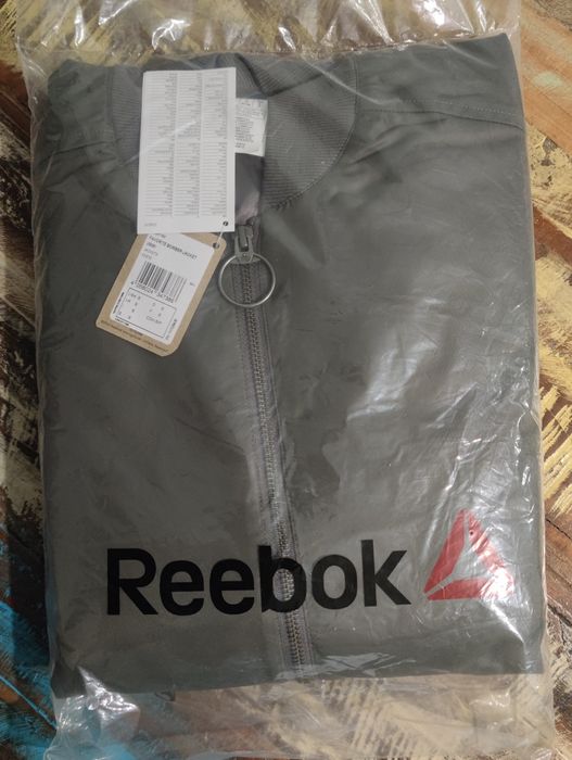 Оригинално дамско яке тип бомбер Reebok - Размер S