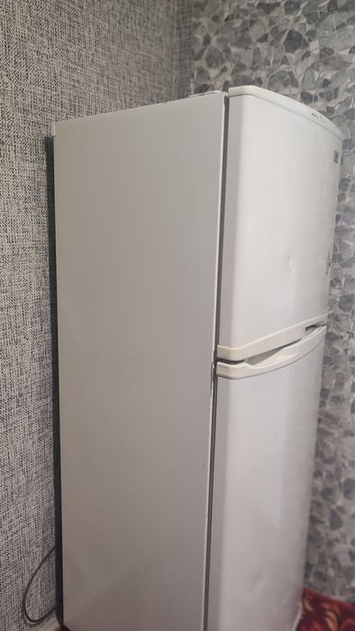 Продам холодильник LG