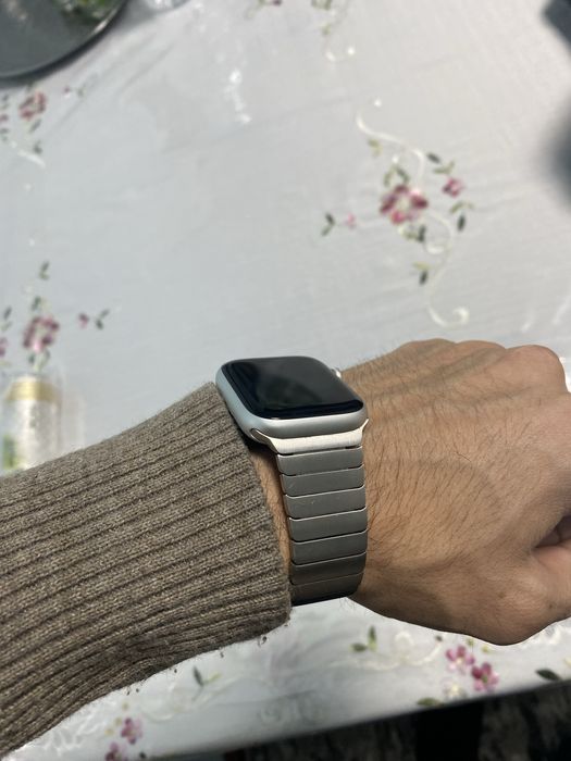 Apple watch series 8