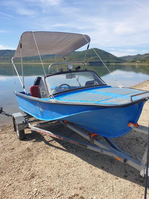 Продавам руска алуминиева лодка