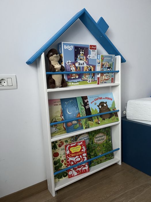 Biblioteca tip Casuta Montessori