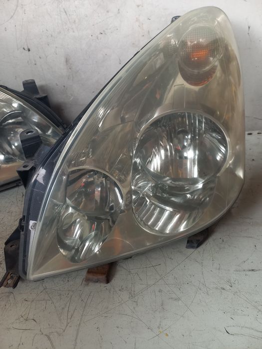 Фарове Toyota Corolla Verso