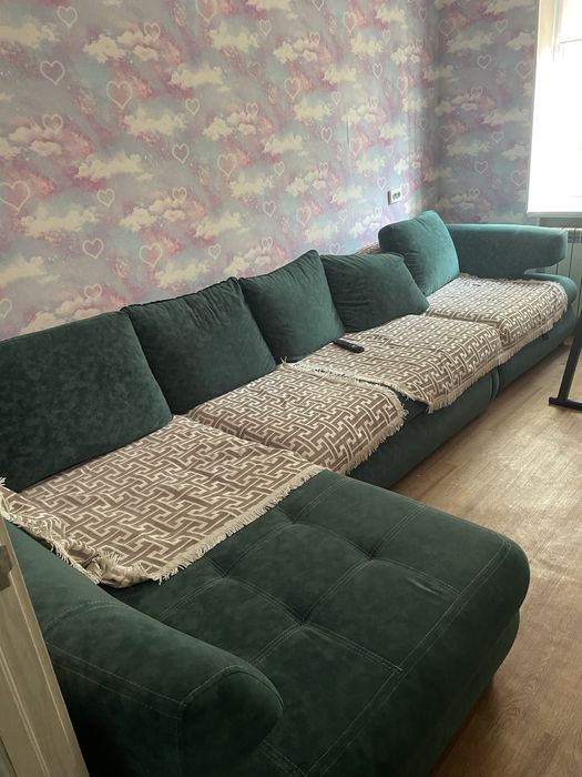 Продаётся угловой диван (Россия)