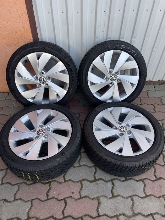 Jante de aluminiu originale VW R17 cu cauciucuri de iarna
