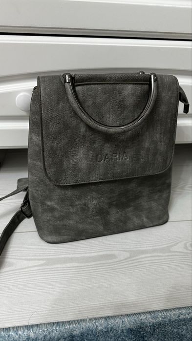 Продается сумка-рюкзак.