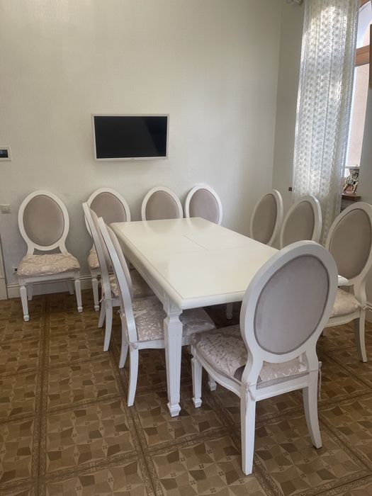 Продам стол и стулья