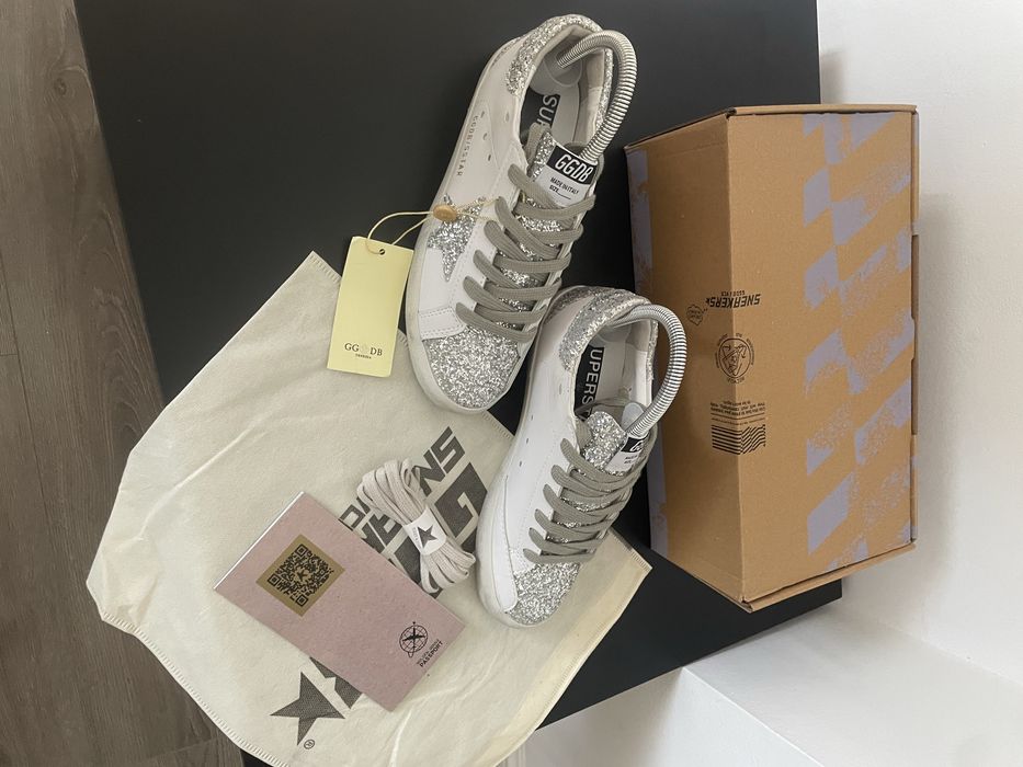 Adidași noi Golden Goose