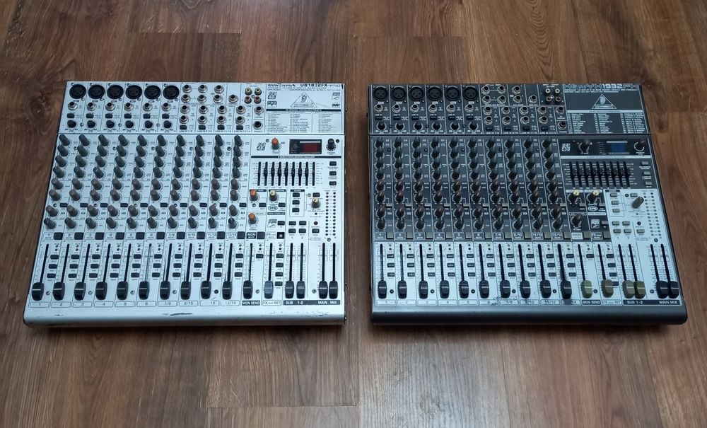 Микшерный пульты Behringer 1832 с процессором эффектов.