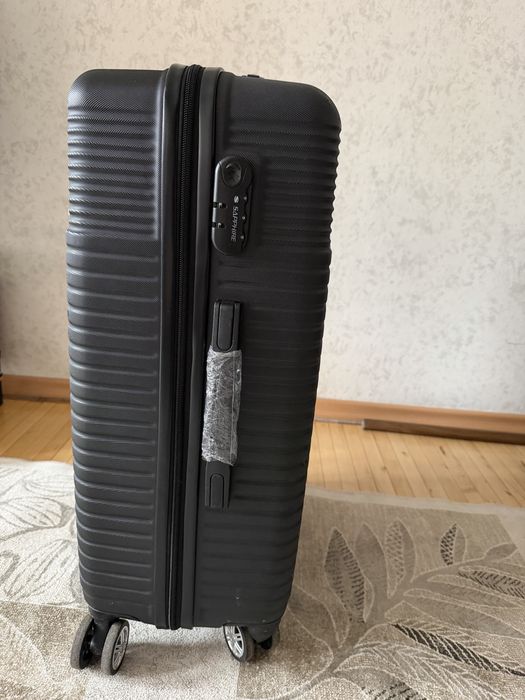 Продается чемодан м 20.000тг