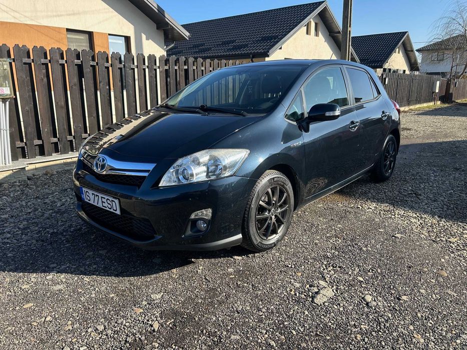 Toyota Auris 1.8 Hybrid VVT-i 136 CP