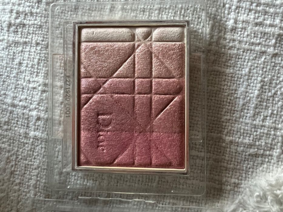 Dior Руж и хайлайтър !