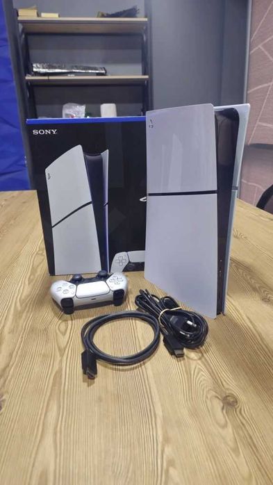 PlayStation 5 slim yengi 11 ta o'yinlaribilan