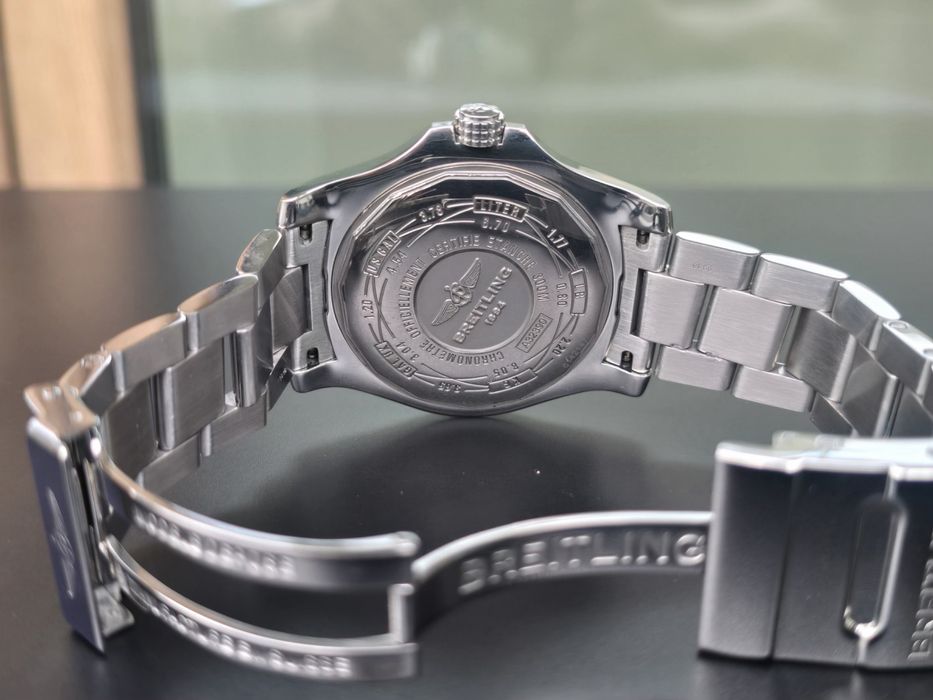 Breitling Avenger II GMT 43  BLUE DIAL