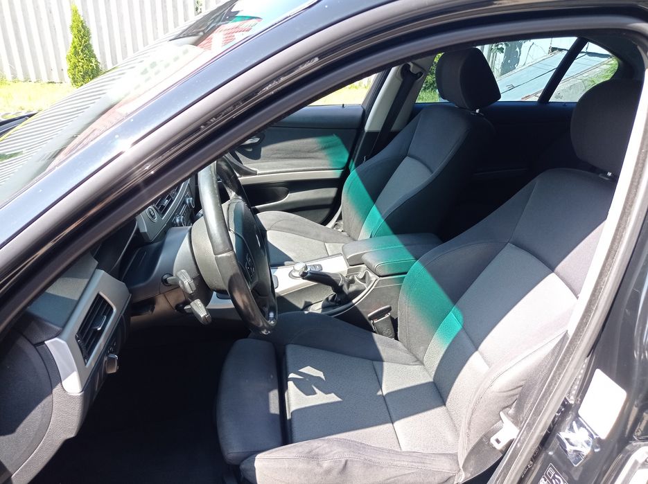 Vând BMW 320d e90