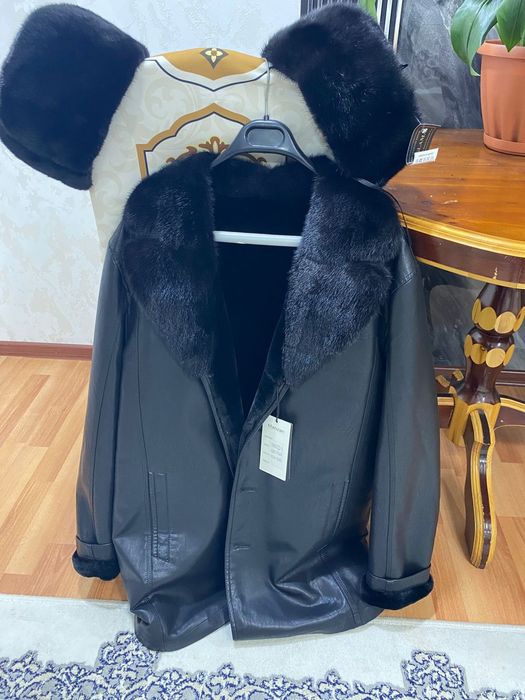 Дубленка и 2 норковые шапки