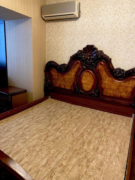 кровать двуспальная