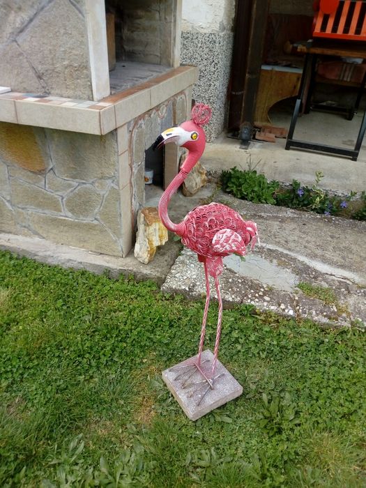 Розово фламинго от метал