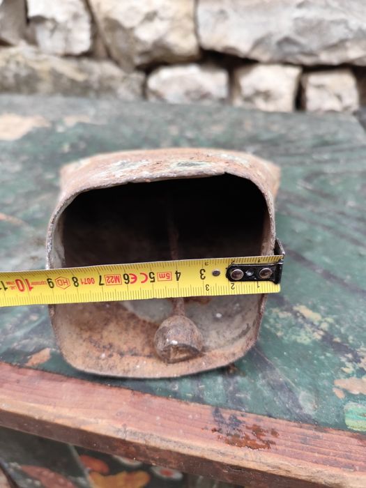 Стара метална хлопка