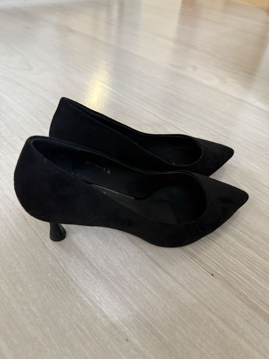 Продам туфли,замш