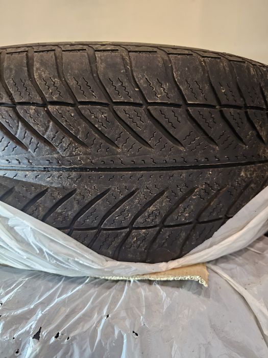 Vând jante bmw originale si cauciucuri 225/55/17