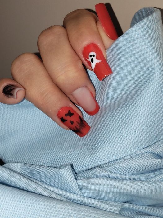 Manichiură, pedichiură estetică.