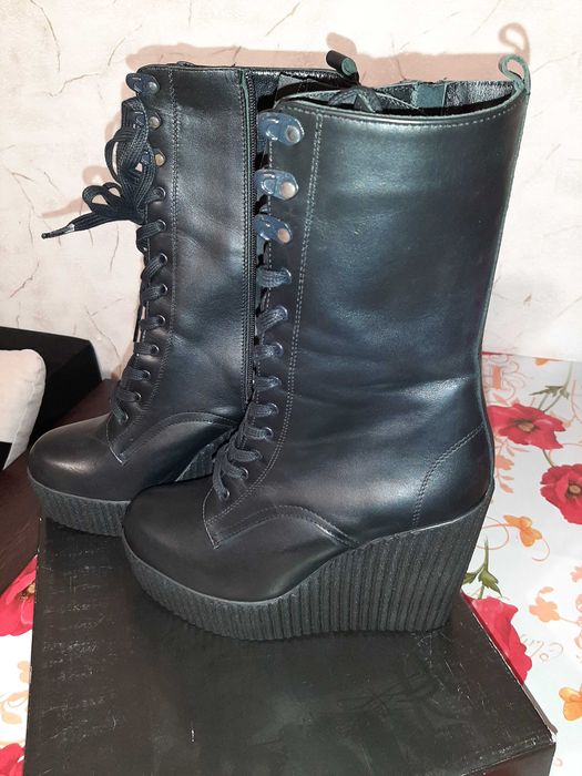 Чисто НОВИ Кожени Боти на Платформа Bianki