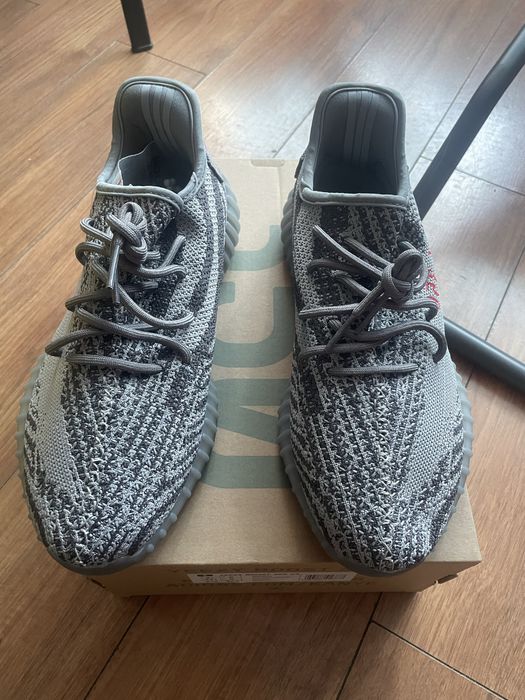 Yezzy Boost 350 V2 Mărimile 37 1/3, 38, 39 1/3, 41 1/3, 42, 42 2/3, 43 1/3